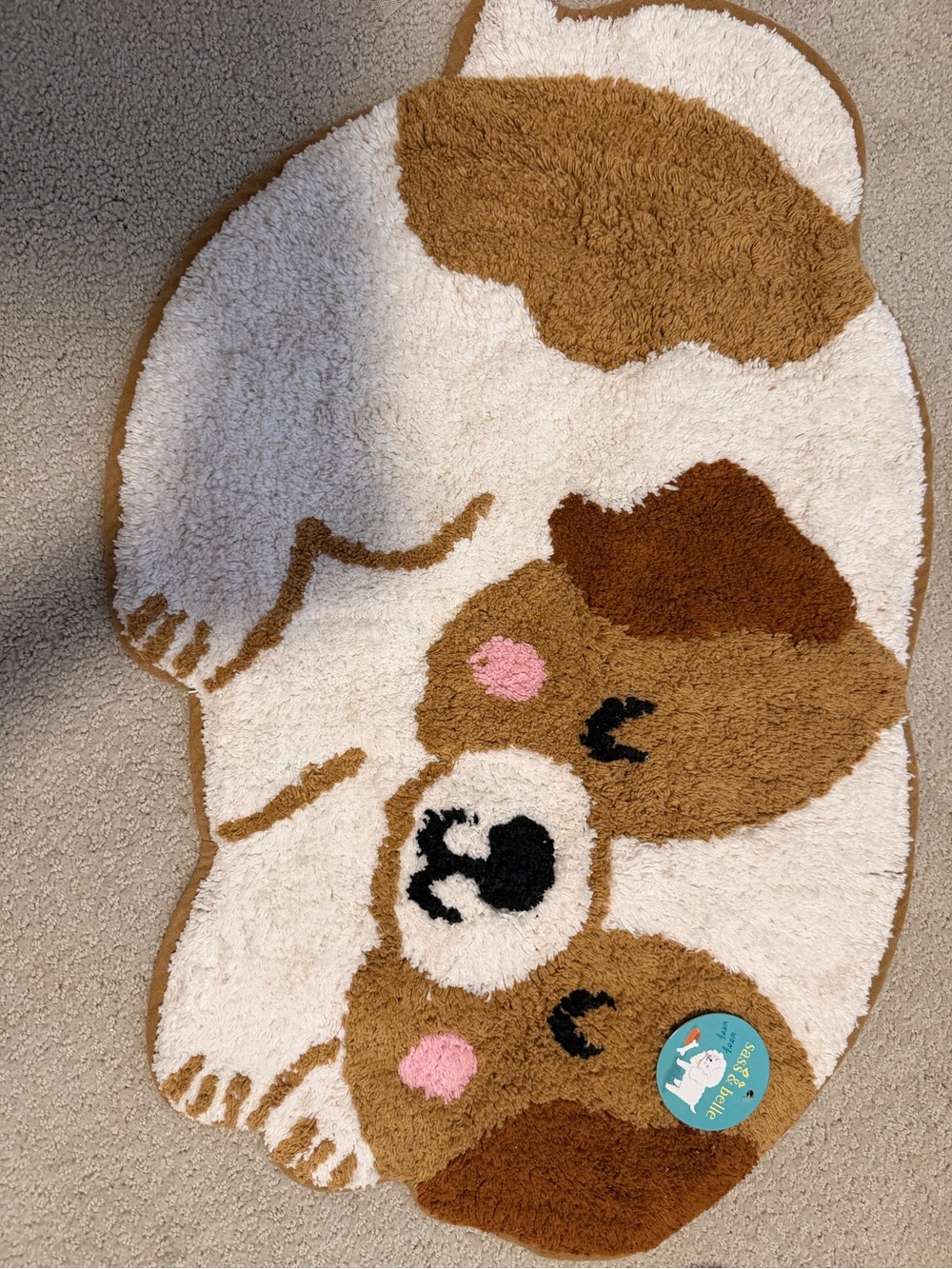 Plush Dog-Shaped Pet bath Mat in White and Brown - Cute Paw Design